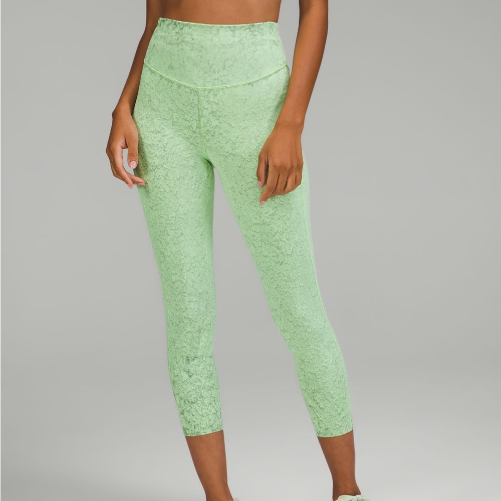 BNWT - lululemon base pace HR tight 25” green wash size 4